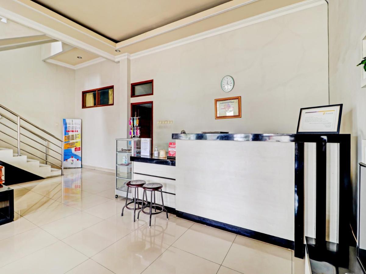 Oyo 90347 Hotel Srikandi Syariah Tasikmalaya Exterior foto