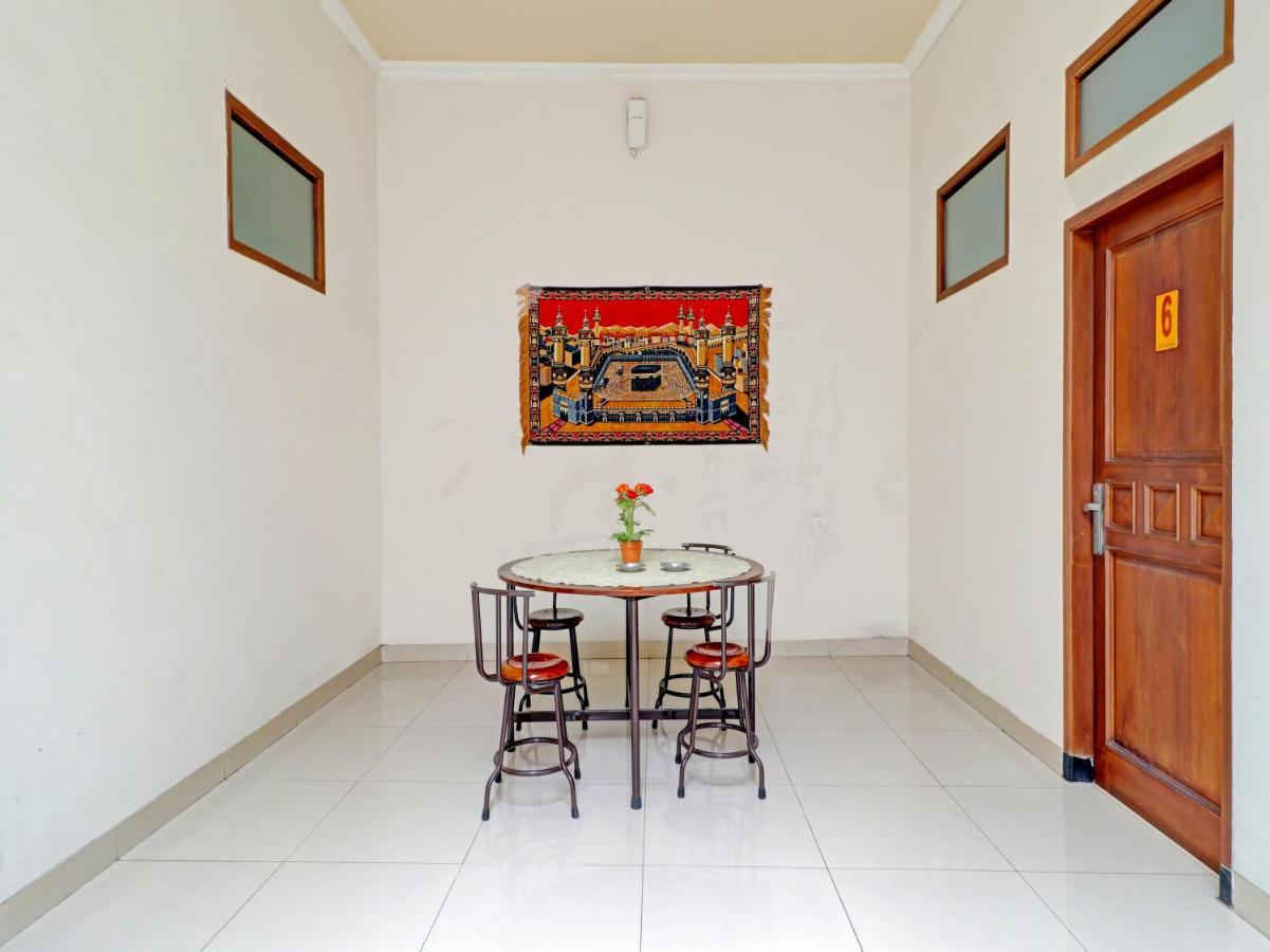 Oyo 90347 Hotel Srikandi Syariah Tasikmalaya Exterior foto
